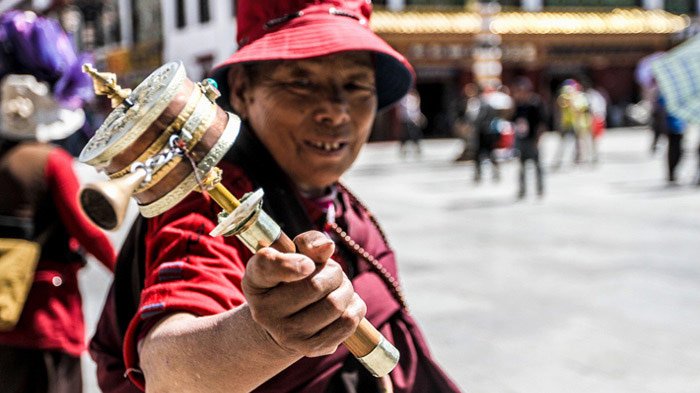 hand-held prayer wheel