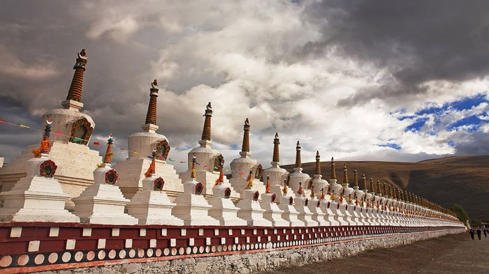 Tibetan stupa burial