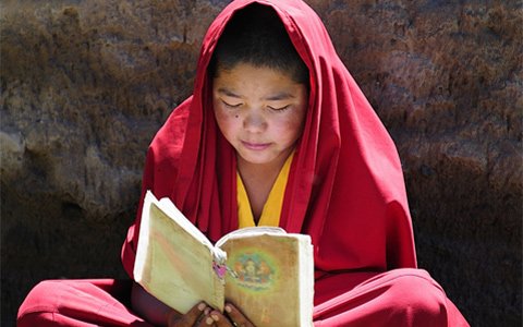 Tibetan Monks: Their Daily Life & How to Plan a Tibet Monk Tour?