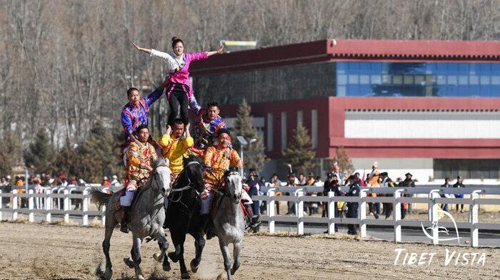 Local Tibetan enjoy horse racing during Tibetan New Year