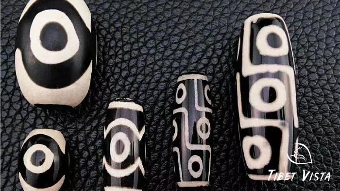 Dzi Beads Are Sacred Jewelry in Tibet