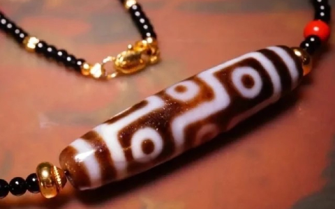 What Are Tibetan Dzi Beads? The Sacred Jewels of the Himalayas