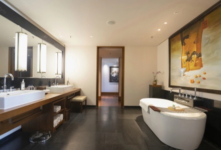 private bathroom at St. Regis Lhasa Resort