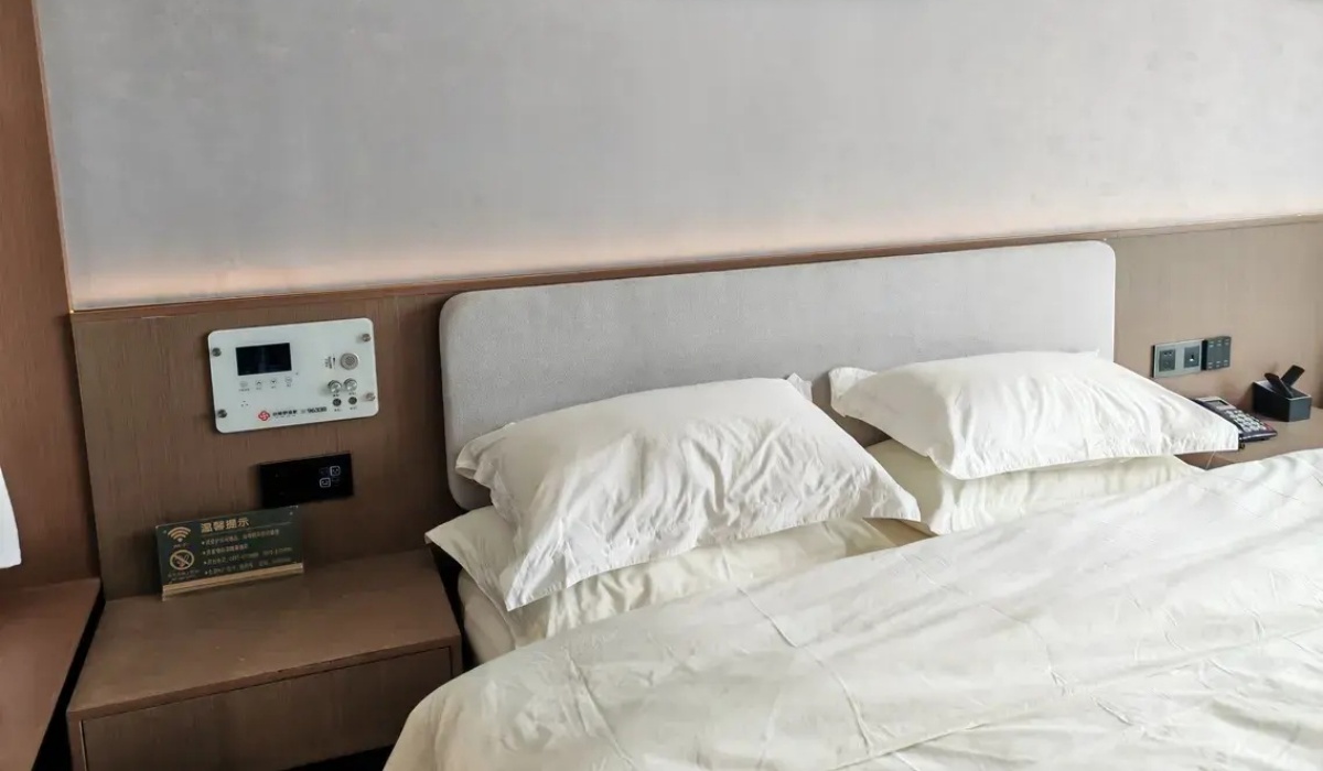 Bedside oxygen supply control system at Western Inn Sheli Hotel