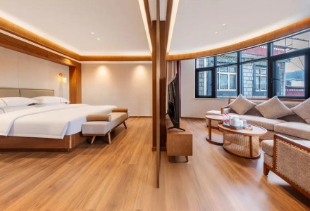 Well-equipped guest room combining comfort and Tibetan character