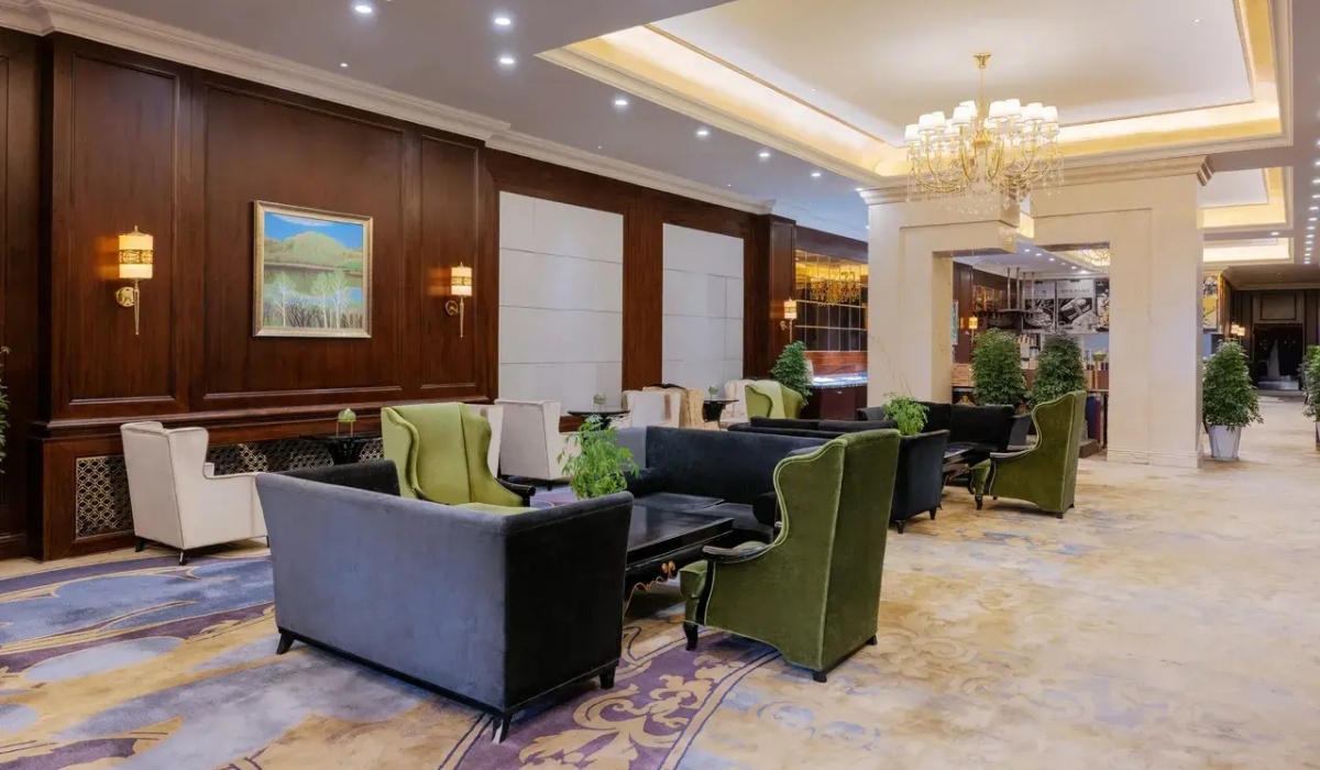 Comfortable lounge seating area at InterContinental Lhasa Paradise