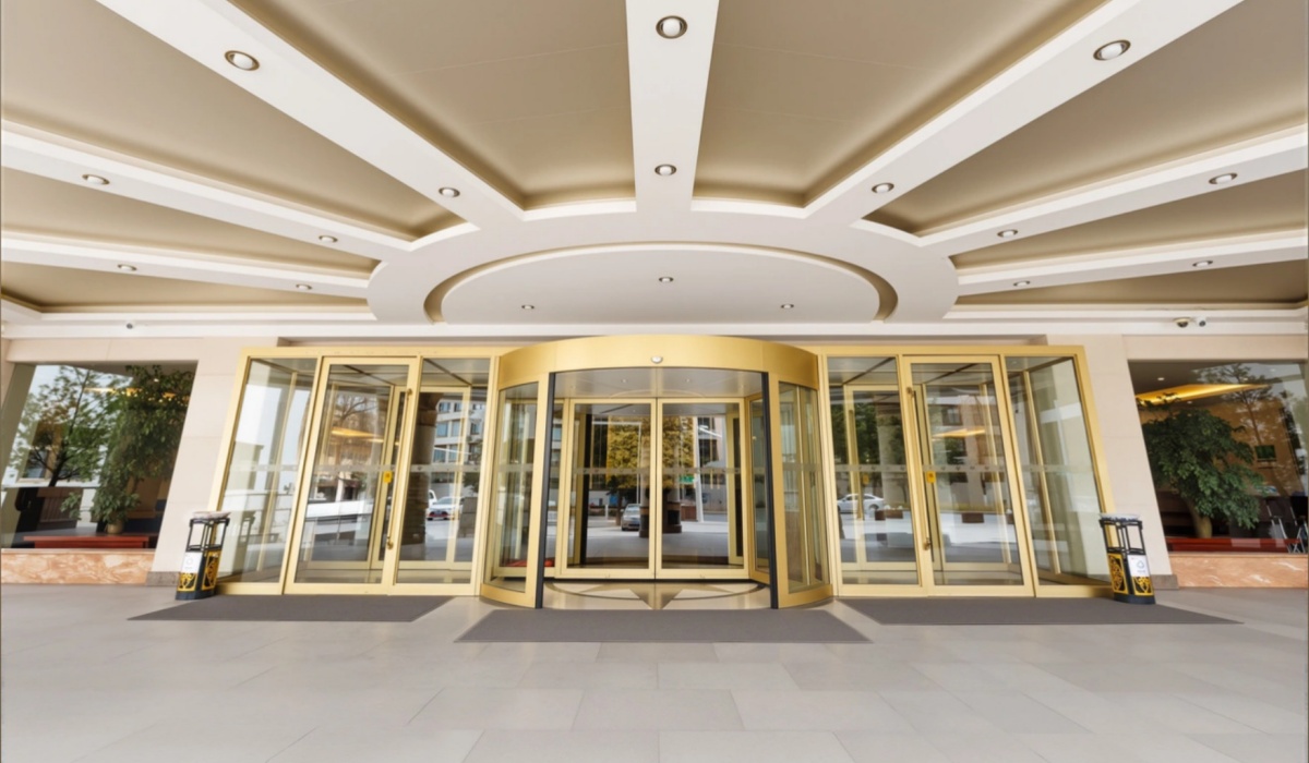 Main entrance of Lhasa Xinding Hotel