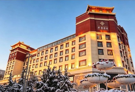 Glass Ceilings Suite of Qomo Langzong Hotel