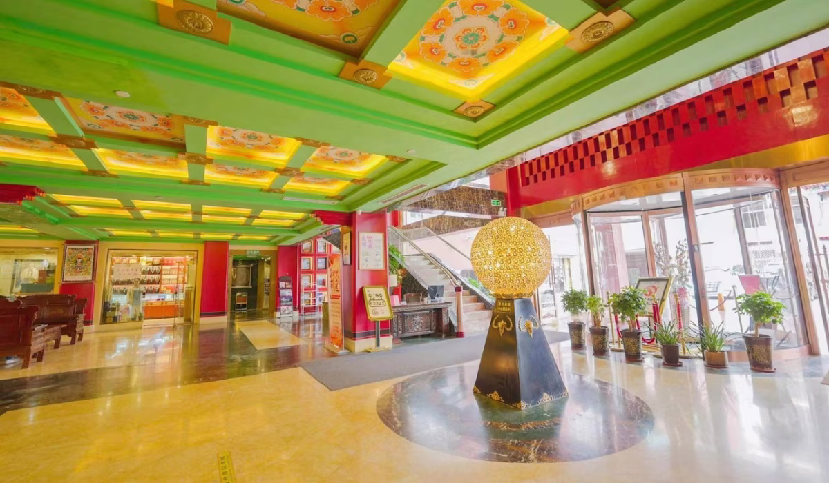 Front desk reception area at Lhasa Thangka Hotel