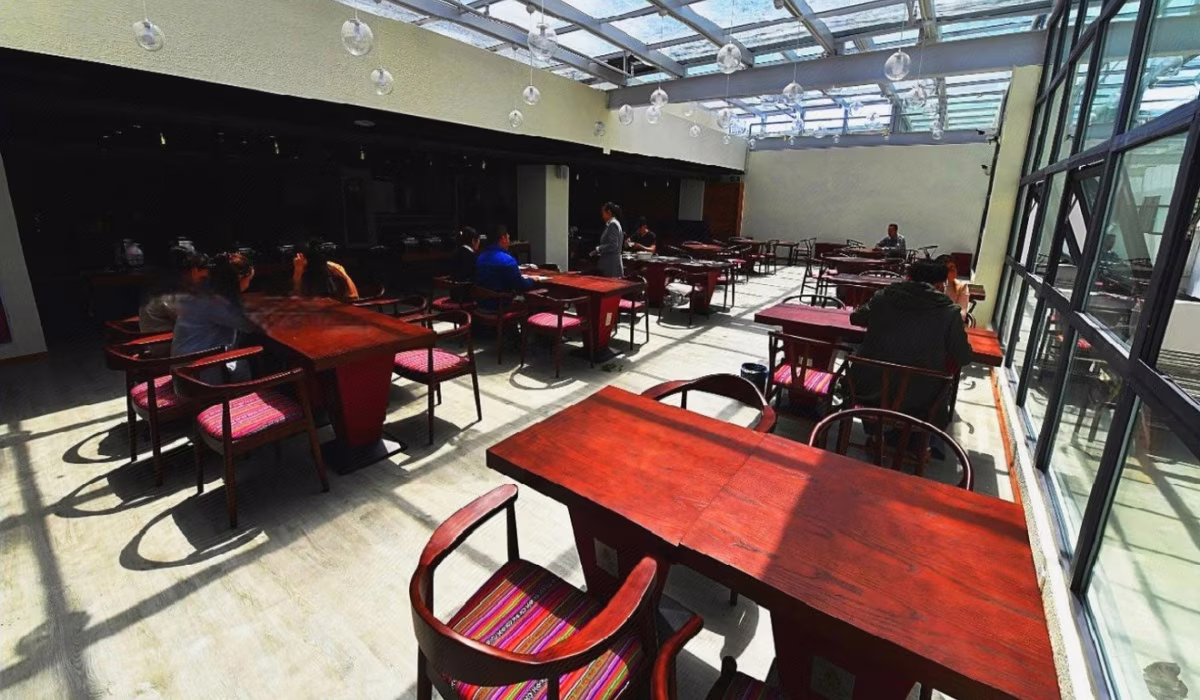 Main dining restaurant at Lhasa Thangka Hotel