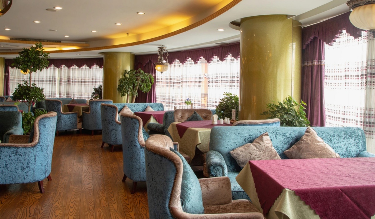 On-site dining restaurant at Lhasa Xinding Hotel