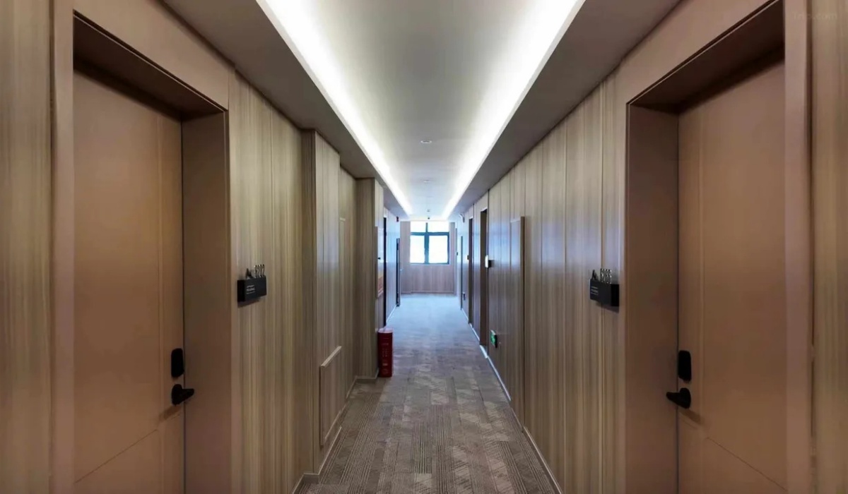 Modern guest room hallway at Shenling Mountain Hotel