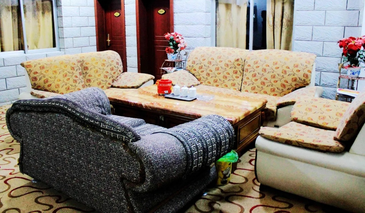Comfortable sofa seating at Lhasa Jinfan Hotel