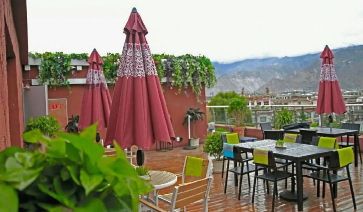 Rooftop terrace viewing and seating area