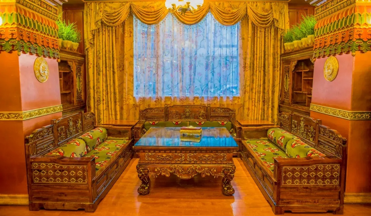 Tibetan-style lounge at Lhasa Shangbala Hotel