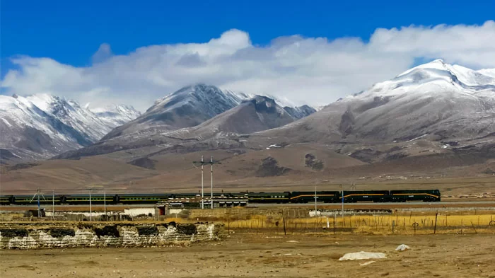 Tibet train passing through Kunlun Mountains