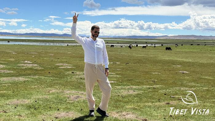 explore nomadic areas in the Nagqu grasslands