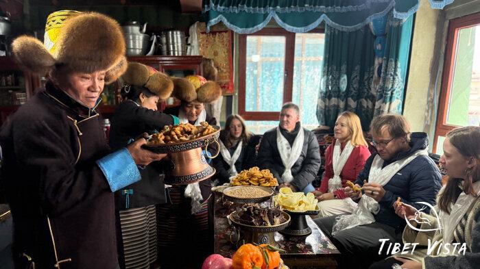 Visit a local Tibetans home