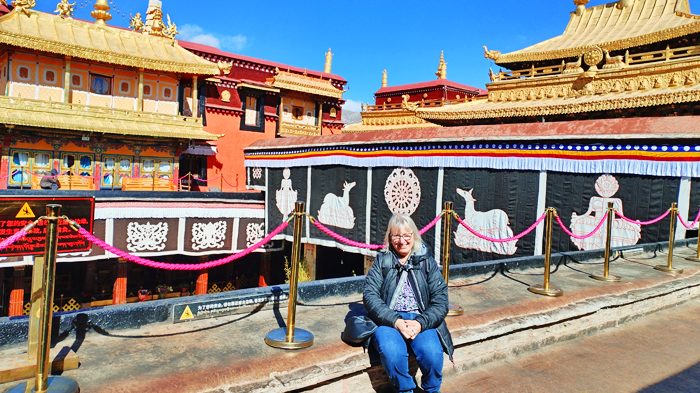 Visit Jokhang Temple in winter