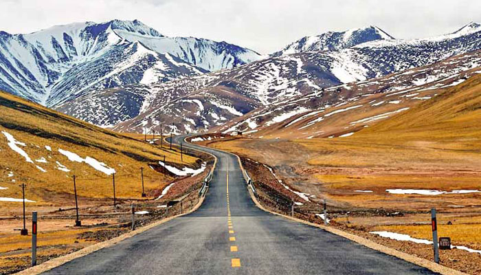 Road condition of Qinghai-Tibet Highway