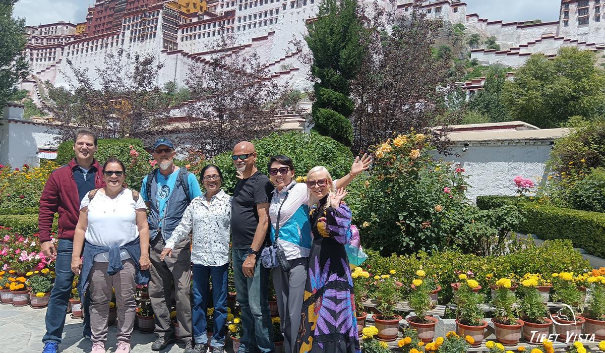 Pictures of Lhakdon's Guests