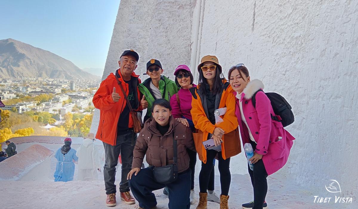 Pictures of Lhakdon's Guests