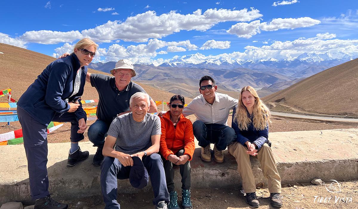 Tenwang's Pics with Tourists in Tibet