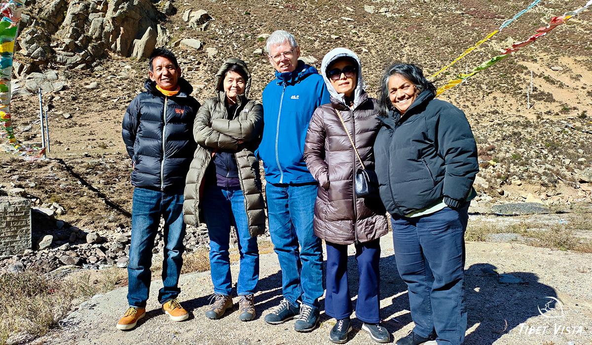 Tenwang's Pics with Tourists in Tibet