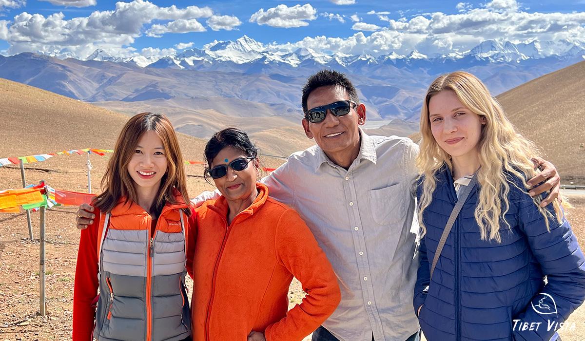 Tenwang's Pics with Tourists in Tibet