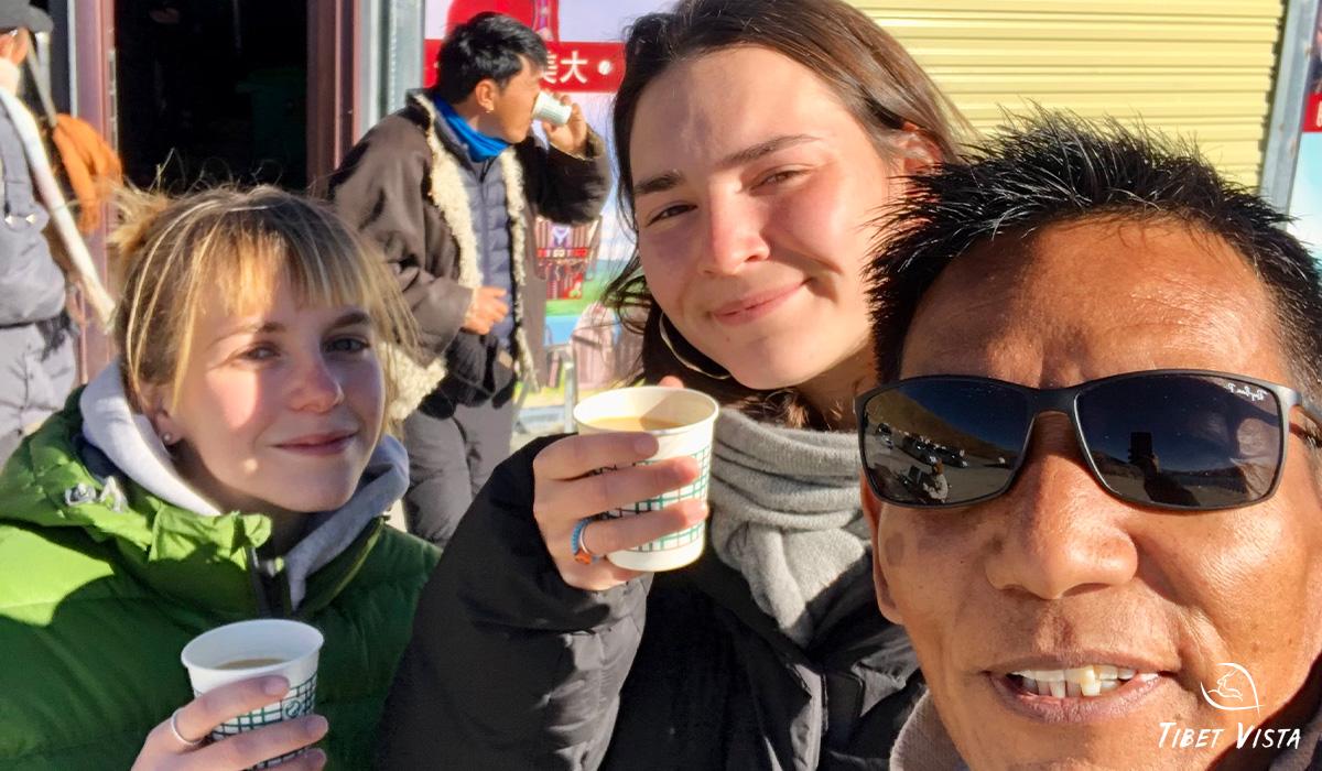 Tenwang's Pics with Tourists in Tibet