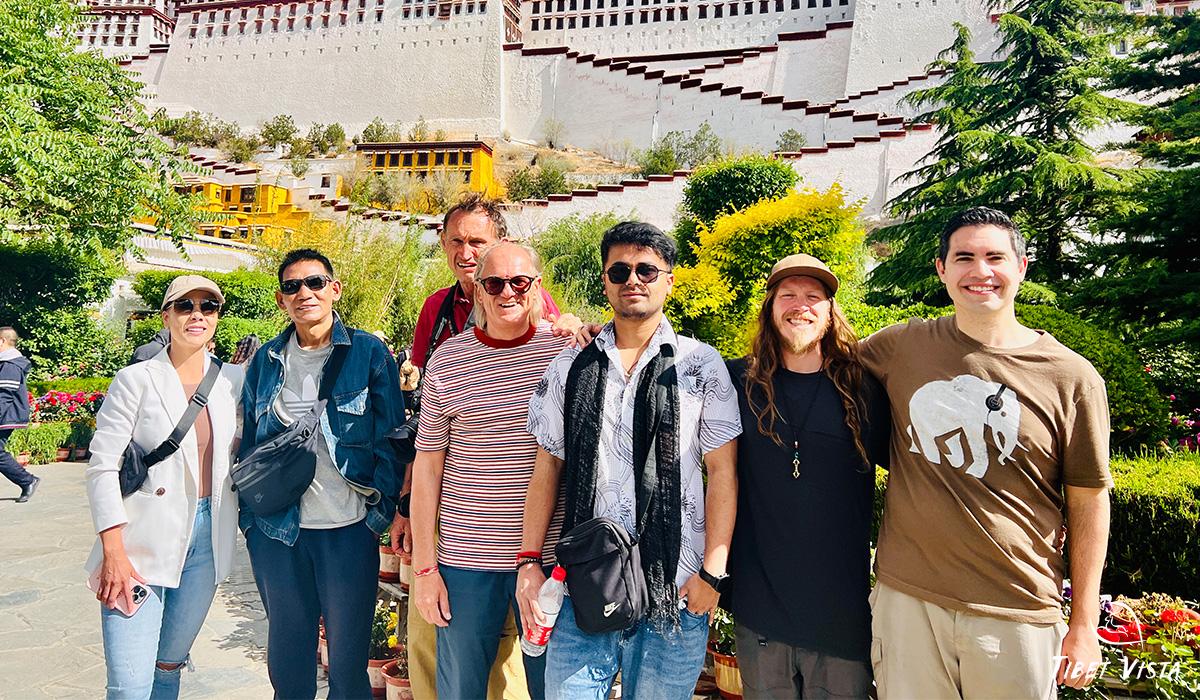Tenwang's Pics with Tourists in Tibet
