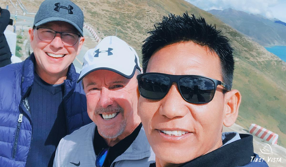 Tenwang's Pics with Tourists in Tibet
