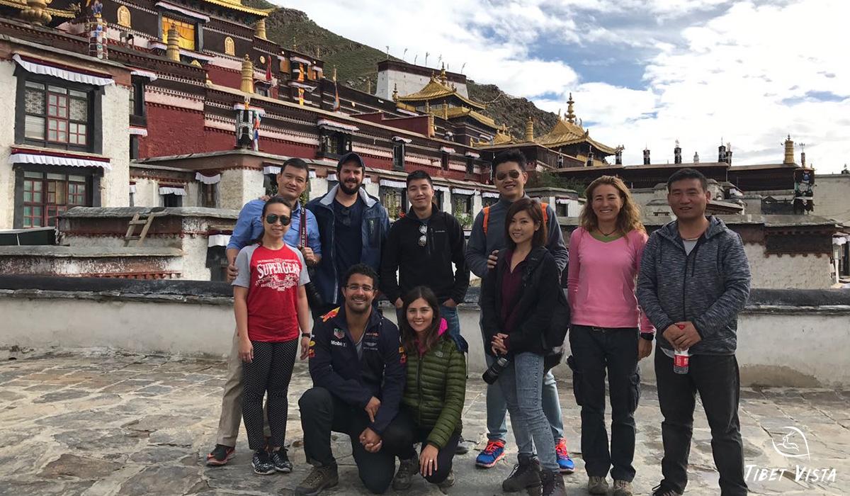 Gelek Pics with his Tourists