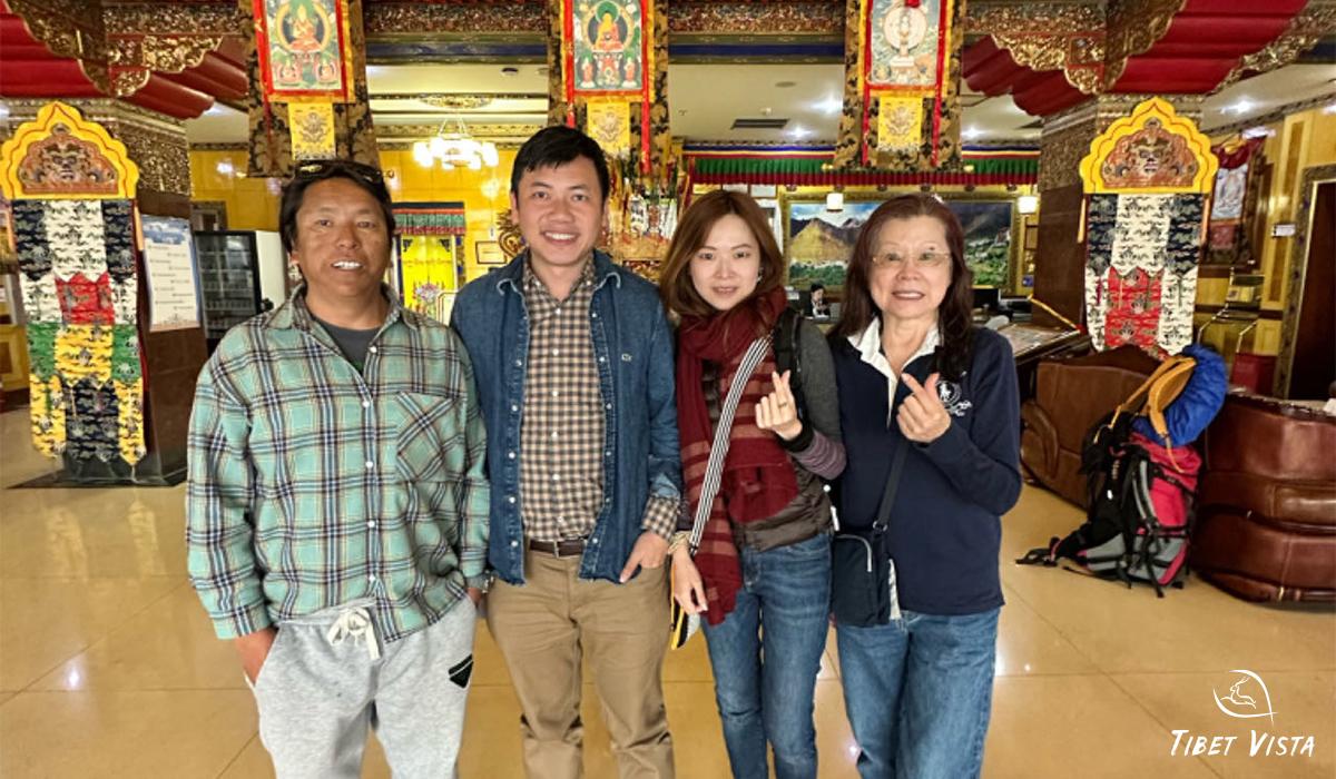 travel tibet with Lhasa Tenzin