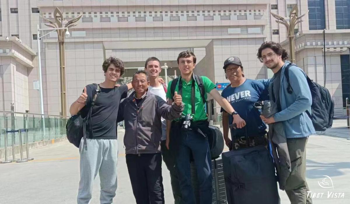 travel tibet with Lhasa Tenzin
