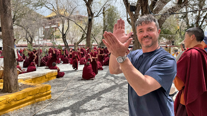watch dramatic Tibetan monk debates in Sera Monastery