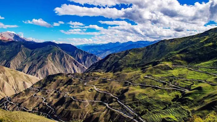 Nu Jiang 72 Turns, the stunning part of Sichuan Tibet Highway