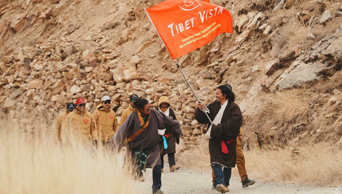 Our Excellent Tibetan Local Guide