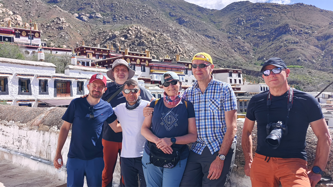 Easy-Paced Senior Journey from Nyingchi to Everest Base Camp