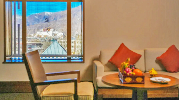 Potala Palace View Room at The St. Regis Lhasa Resort