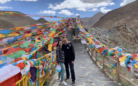 Sightseeing along the way to Tibet