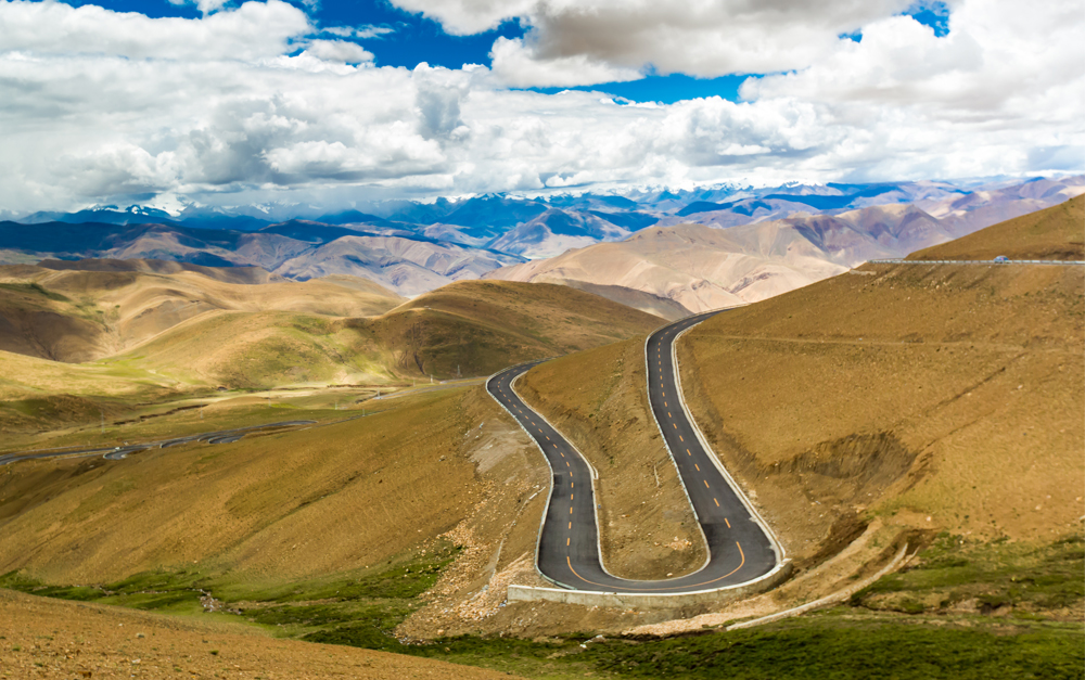 Drive along the winding road in Tibet