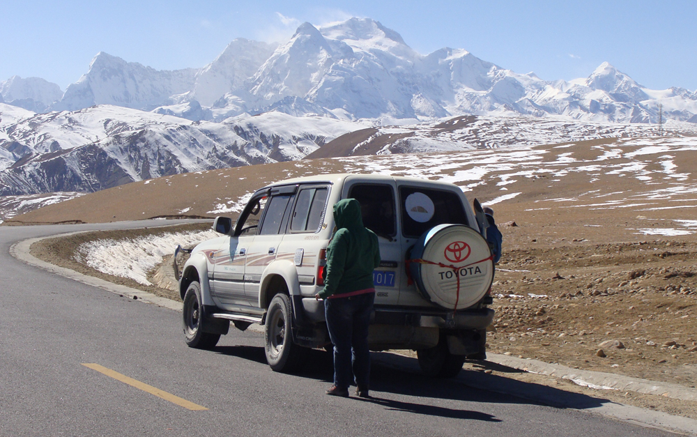 Enjoy the self-driving road trip in Tibet