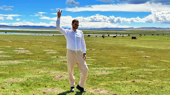 green grasslands of northern Tibet in summer