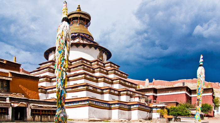 Gyantse Kumbum in central Tibet tour