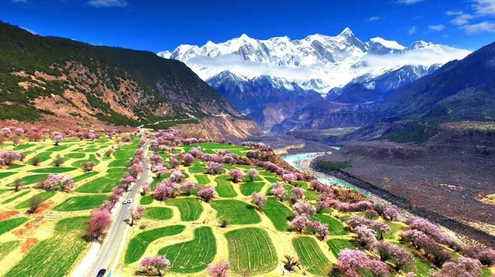 Nyingchi Namcha Barwa peak