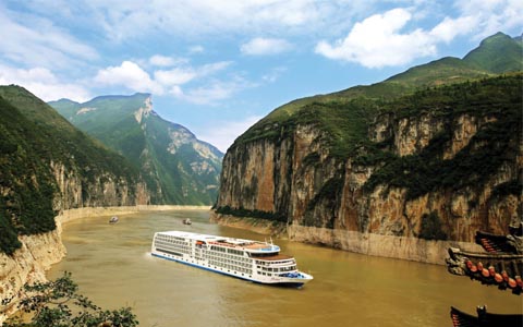 18 Days Kuala Lumpur Shanghai Yichang Chongqing Chengdu Lhasa Xian Beijing Tour with Yangtze River Cruise