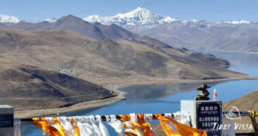 Yamdrok Lake