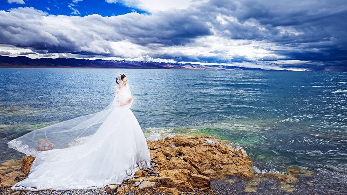 Wedding Photos Taken in Namtso Lake