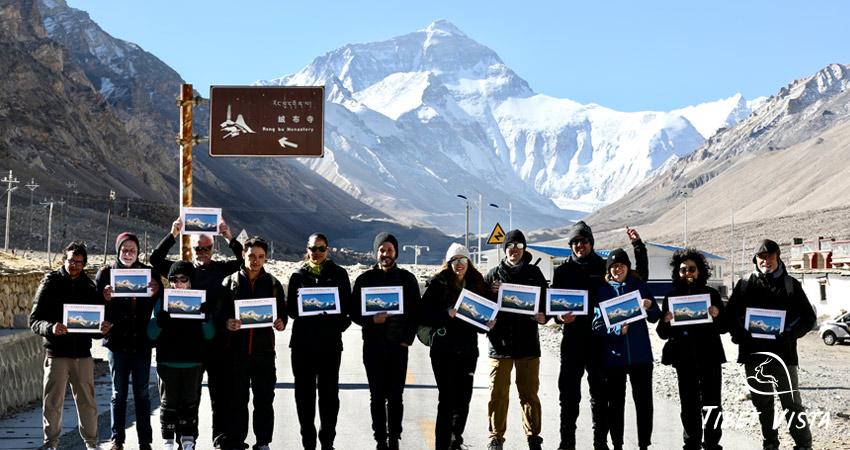 traveling with global travelers to Tibet EBC